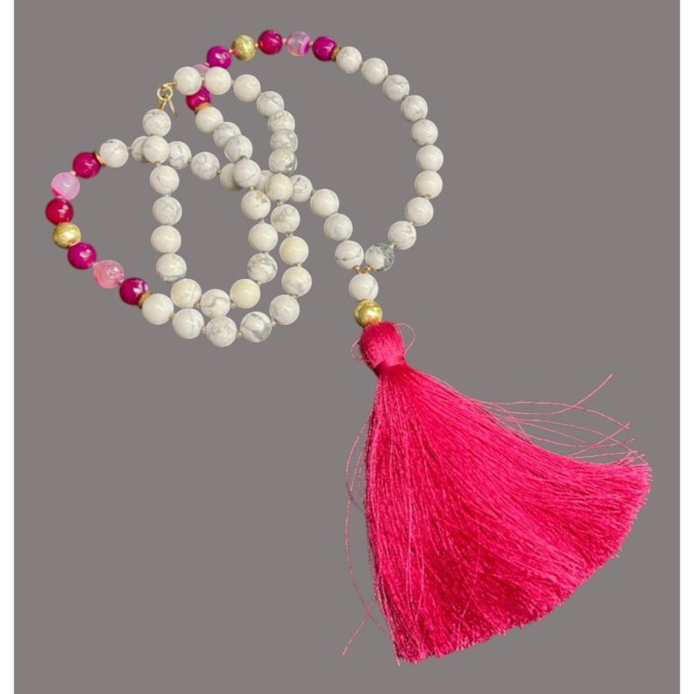 BEADED NECKLACE White/Gray Howlite Beads HOT PINK AGATE Tassel Pendant GOLD TONE